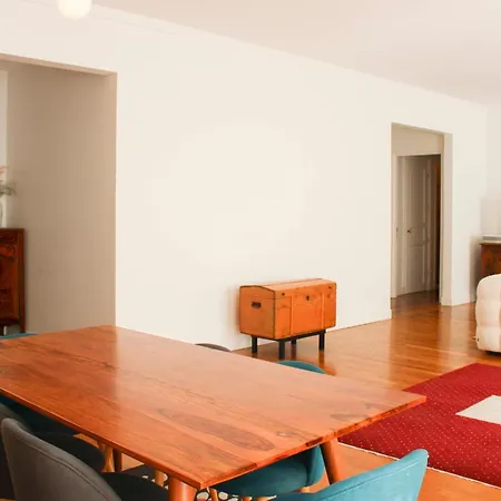 80 M 16 Air-conditioned Bedroom Apartment *