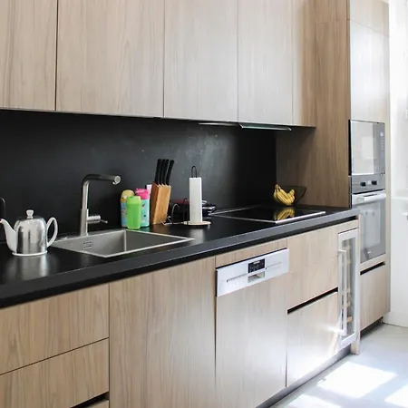 Apartment 80 M 16 Air-conditioned Bedroom *
