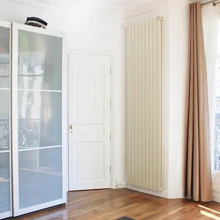 80 M 16 Air-conditioned Bedroom Apartment Paris