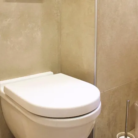 Apartment 80 M 16 Air-conditioned Bedroom